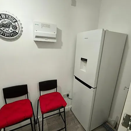 Remarkable 1-bed In Leeds ليدز